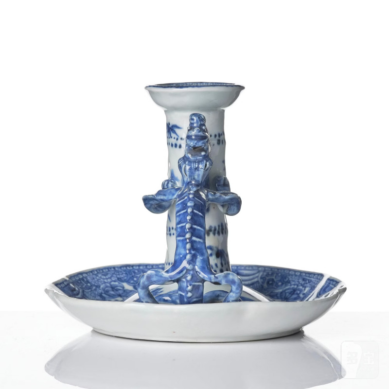 A blue and white candle stick, - 图4